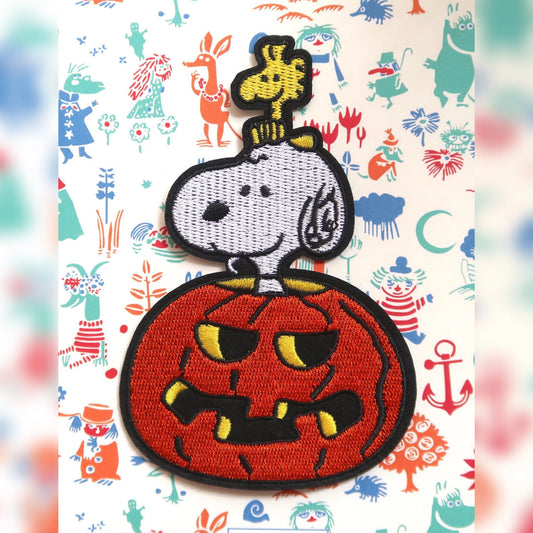 Snoopy Embroidery Patch // Snoopy and Woodstock from the Peanuts comics Halloween pumpkin embroidered iron-on patch badge appliqué