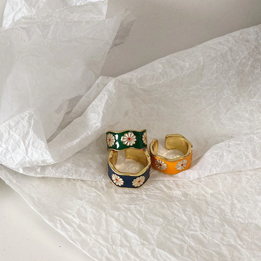 Daisy Loop Ring (3 Colours)