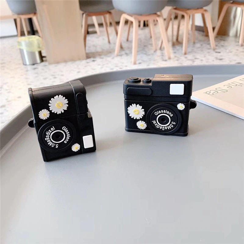 Vintage Style Daisy Camera Airpod Case Cover