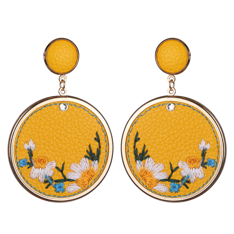 Embroidered Daisy Earrings (2 Colours)