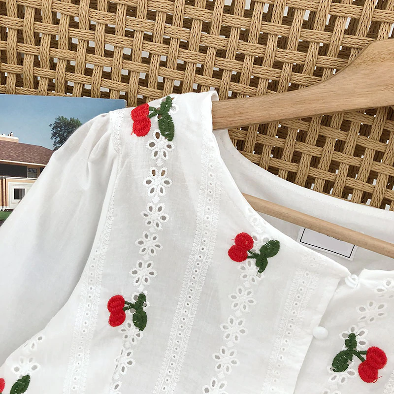 Hilde Embroidery Blouse (2 Designs)