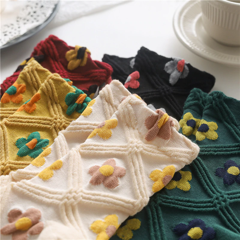 Textured Flower Crew Socks (5 Colours) - Ice Cream Cake