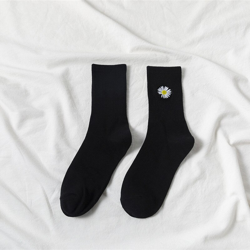 Daisy Embroidery Ankle Socks (13 Colours)