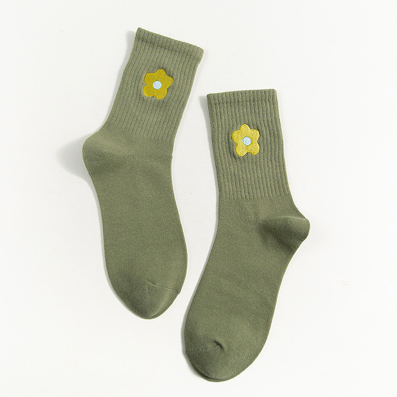Embroidered Pop Flower Ankle Socks (10 Colours) - Ice Cream Cake